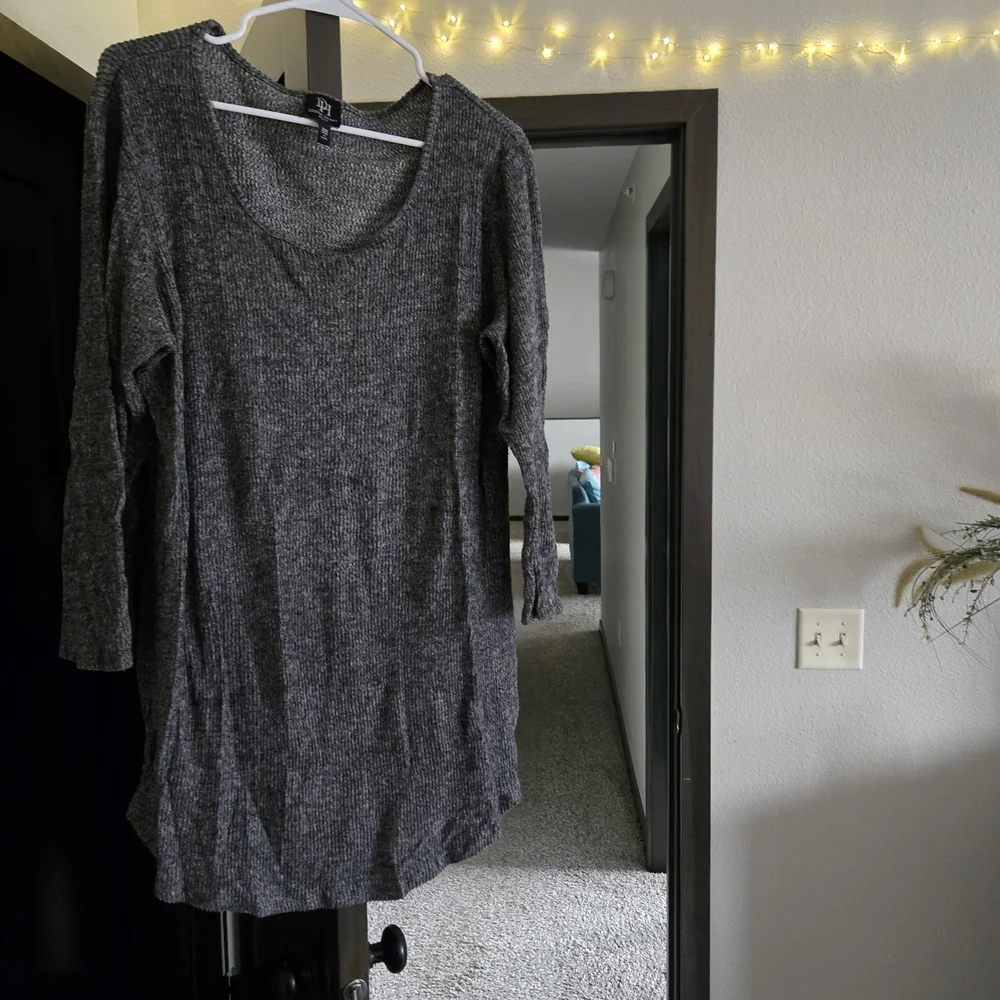 Womans Ribbed Long Sleeve Top - Picture 2 of 2